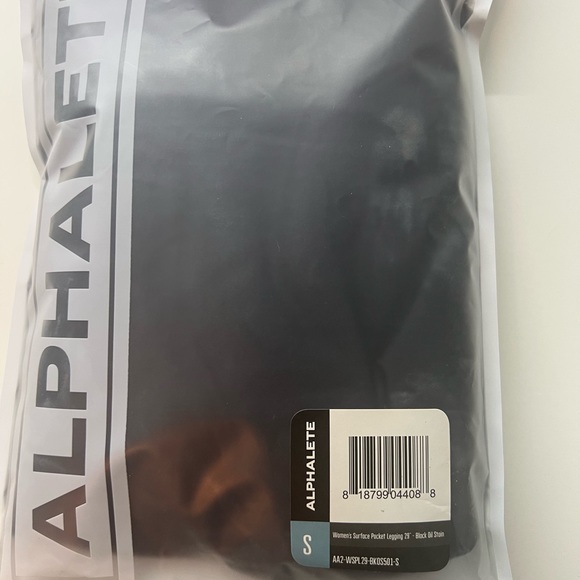 Alphalete Surface Pocket Legging in Oil Stain - Picture 4 of 4